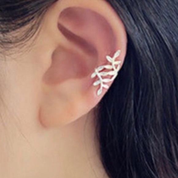 Jewelry - Leaves Design Ear Cuff